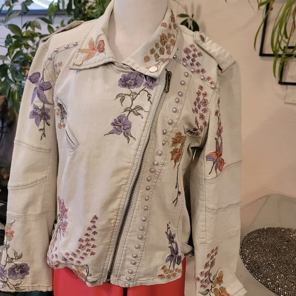 V Christina Floral Embroidered Moto Style Denim Jacket size M - Picture 2 of 6